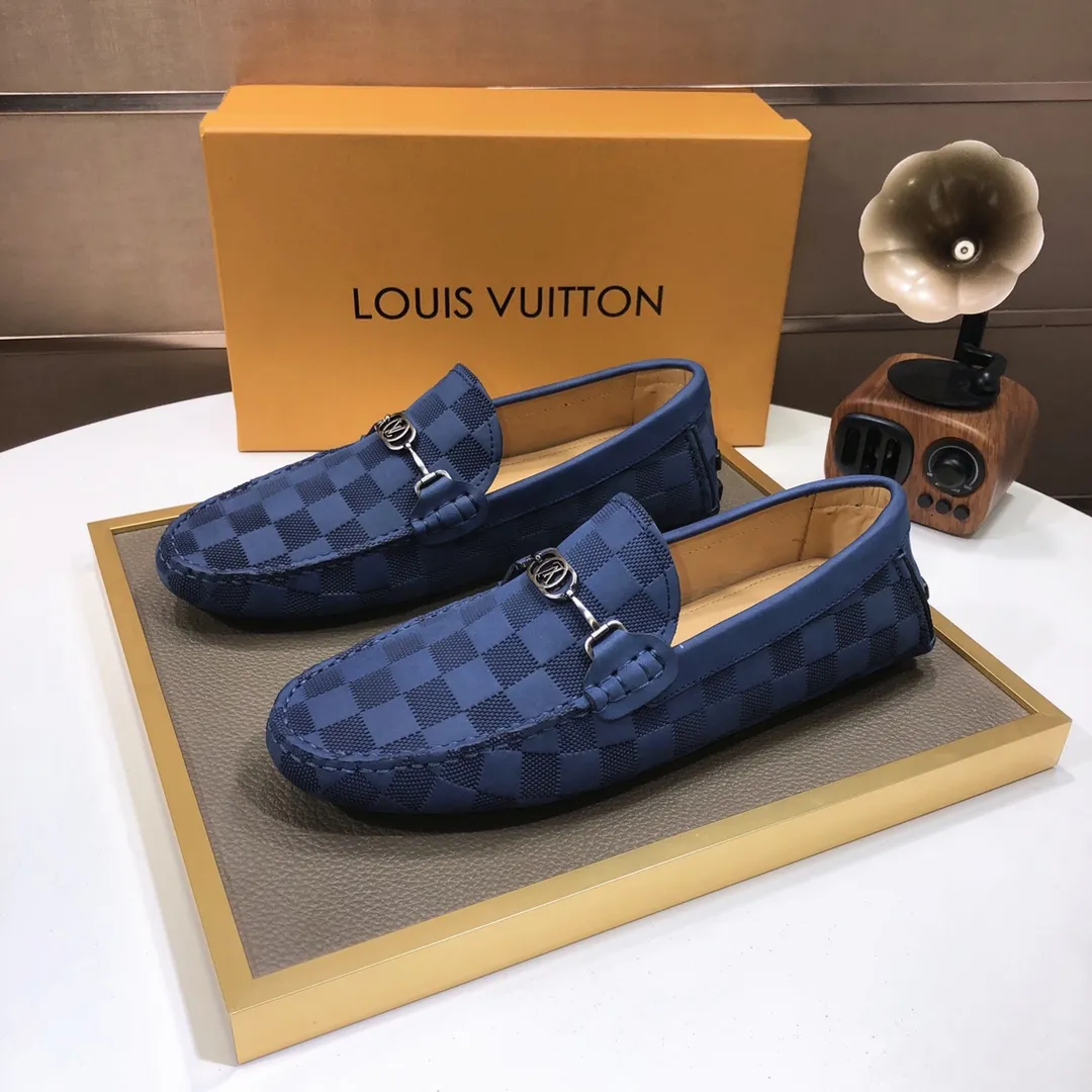 Men's men's shoes 💰420💰 [LV Doudou shoes] (water-dyed cowhide lining) new model is on the market, available on the official website. The new Doudou shoes are processed into single-color materials, and the uppers are made of imported cowhide material. The body of the shoe is fully hemmed with mark thread, and is lined with imported original cowhide leather. The elegant shoe shape is super suitable for all-matching, and the size is 38-44.